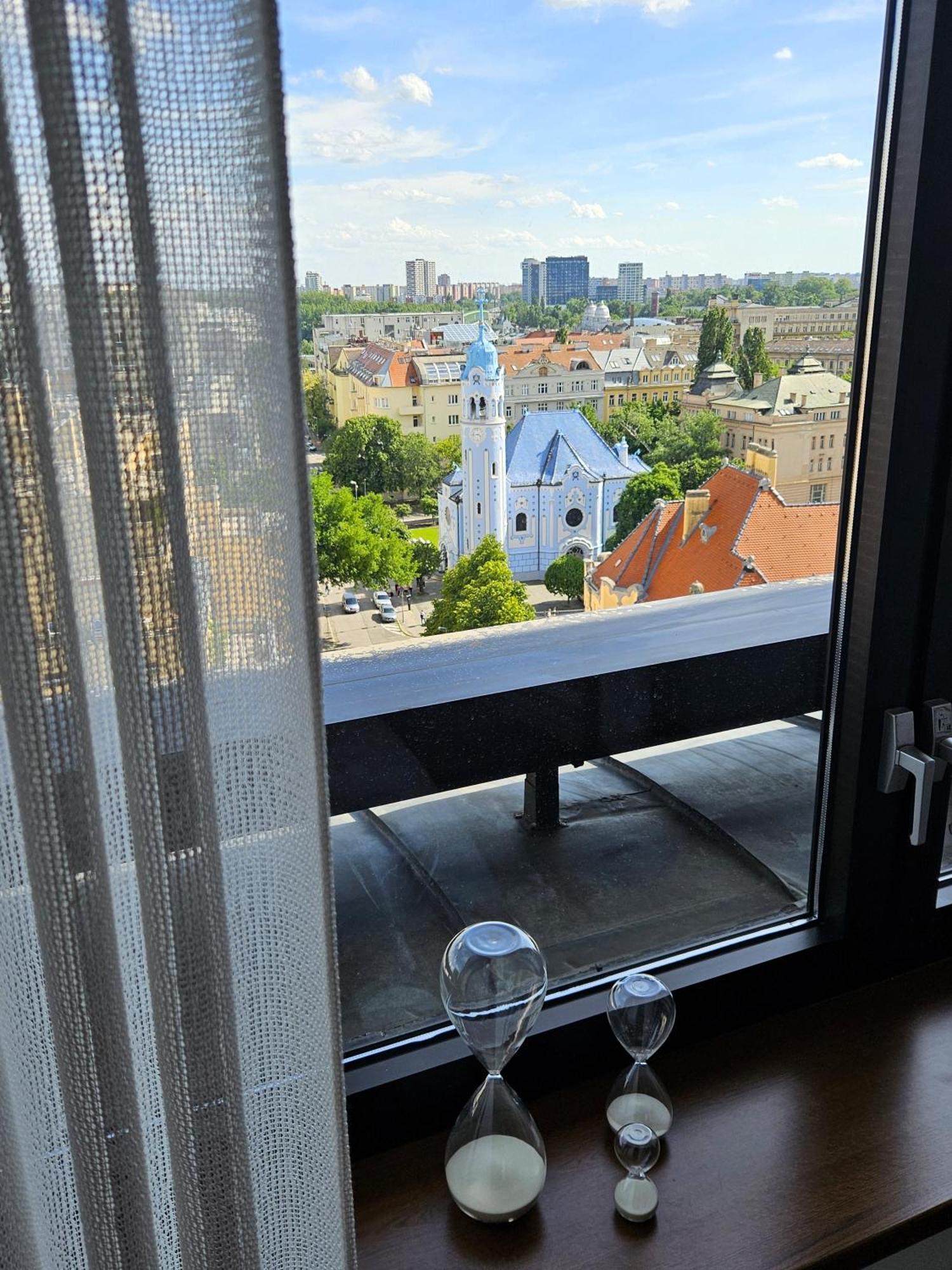 Panorama View Design Apt In Old Town - Free Parking Bratislava Exterior foto